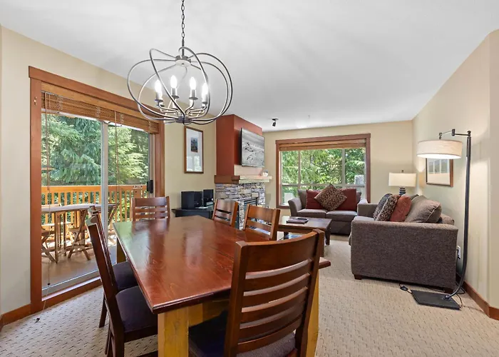 Horstman House By Whistler Premier