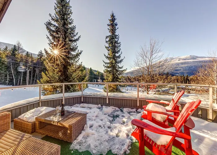 Ski-In Out Penthouse, Hot Tubs & Gondola Views